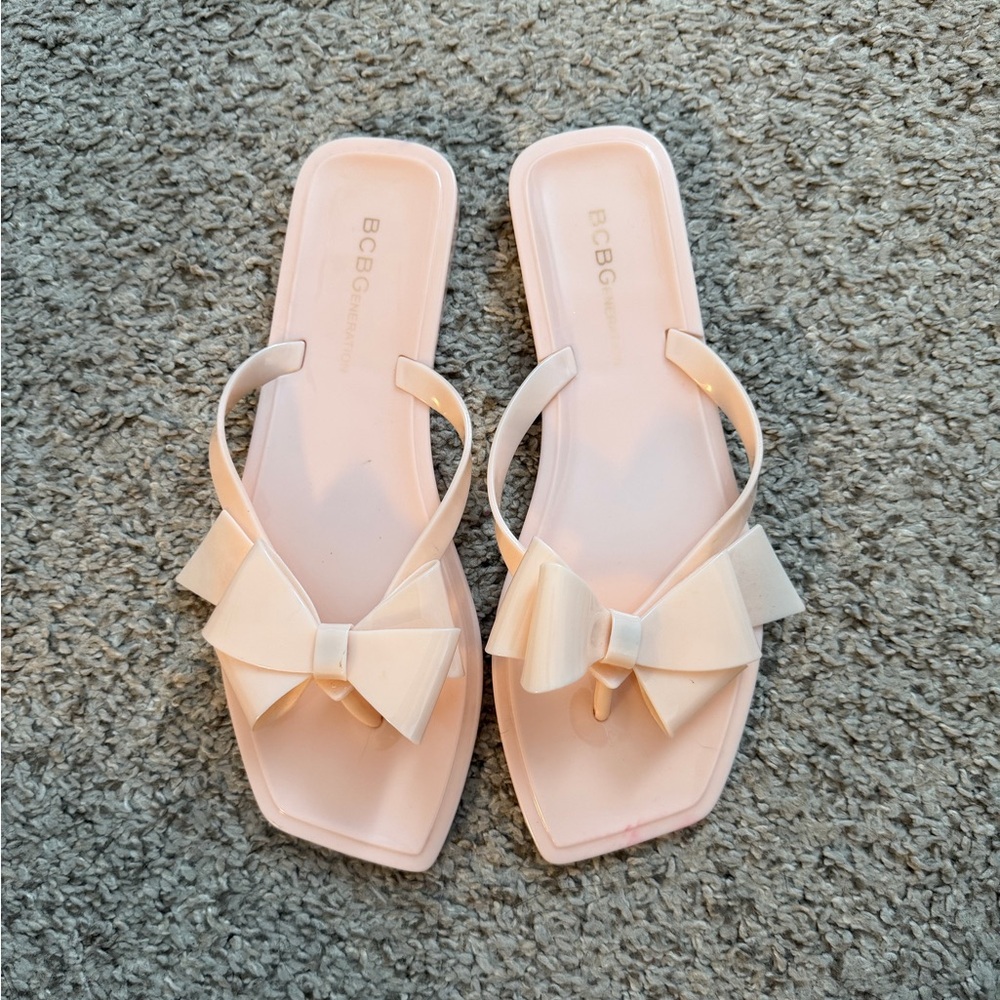 BCBG Women's Light Pink Bow Sandals 8